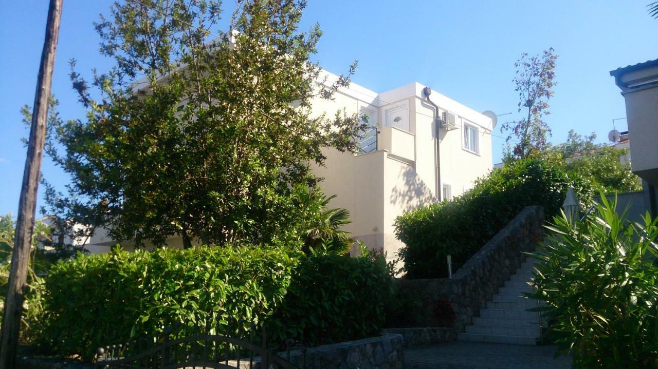 Apartments Dora Vantacici Buitenkant foto